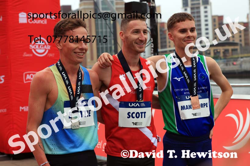 Mens 2024 UK Athletics 5k Road Champs., Newcastle/Gateshead Quayside.  Photo: David T. Hewitson/Sports for All Pics